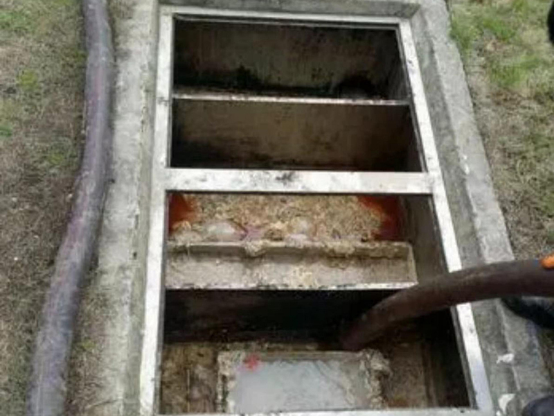 净潭乡隔油池清理